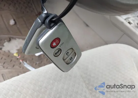 2007 Toyota Camry Hybrid z USA, uszkodzony, nr VIN JTNBB46K773010418